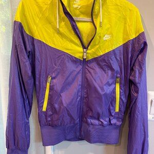 NWOT NIKE NEON YELLOW PURPLE WINDRUNNER